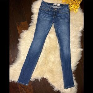 Hollister straight legged low rise denim jeans sz 25/1